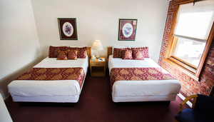 DOUBLE QUEEN ROOM Photo 5